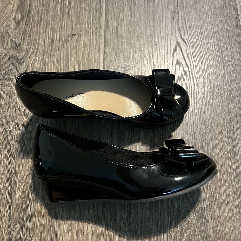 American Eagle Mairin Black Patent Wedge Heel Kids Girls Dress Shoes sz 11